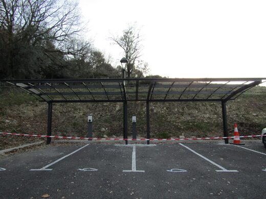 Installer&#x20;un&#x20;carport&#x20;&#x3A;&#x20;Quelles&#x20;formalit&#x00E9;s&#x20;administratives&#x20;&#x3F;
