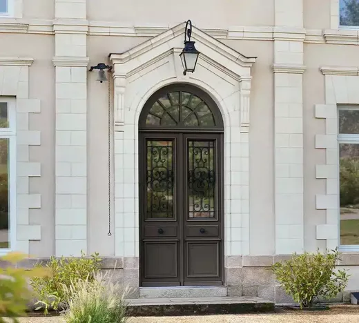 Porte&#x20;d&#x2019;entr&#x00E9;e&#x20;bois&#x20;&#x3A;&#x20;authenticit&#x00E9;,&#x20;s&#x00E9;curit&#x00E9;&#x20;et&#x20;performance&#x20;thermique