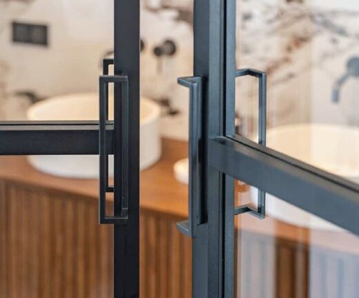 Installation&#x20;d&#x2019;une&#x20;verri&#x00E8;re&#x20;sur&#x20;mesure&#x00A0;&#x20;&#x3A;&#x20;&#x00E9;l&#x00E9;gance&#x20;et&#x20;lumi&#x00E8;re&#x20;pour&#x20;un&#x20;int&#x00E9;rieur&#x20;transform&#x00E9;